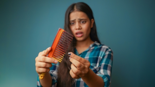 “Autunno e la Caduta dei Capelli: Come Contrastarla”