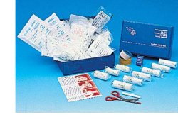 CASSETTA PRONTO SOCCORSO CARAVAN, PER L'AUTOMOBILE, IL CAMION E TUTTI GLI AUTOMEZZI. OBBLIGATORIA IN MOLTE NAZIONI EUROPEE CON CONTENUTO CONFORME ALLA NORMATIVA DIN 13164/B - Pharmaleader